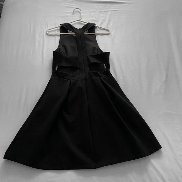 Lulu's Women Cutout and About Black Skater Dress (M) - Picture 4 of 6